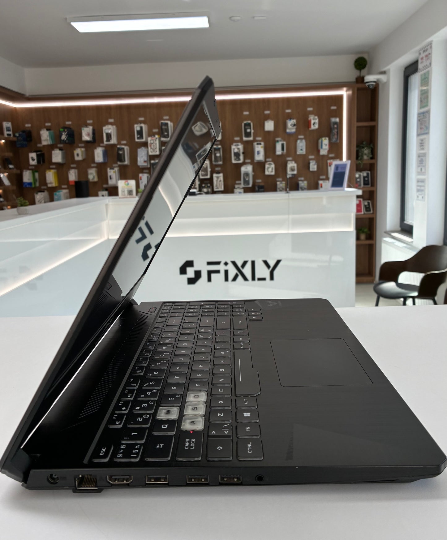 Laptop Asus TUF Gaming FX505DT, AMD Ryzen 5 3550H, 8 GB RAM, 512 GB SSD, 15.6", Windows 10 Pro, Incarcator