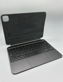 Tastatura Apple Magic pentru iPad Pro 11" (M4/M5), Second-Hand, Uzata,  Black