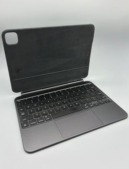 Tastatura Apple Magic pentru iPad Pro 11" (M4/M5), Second-Hand, Uzata,  Black
