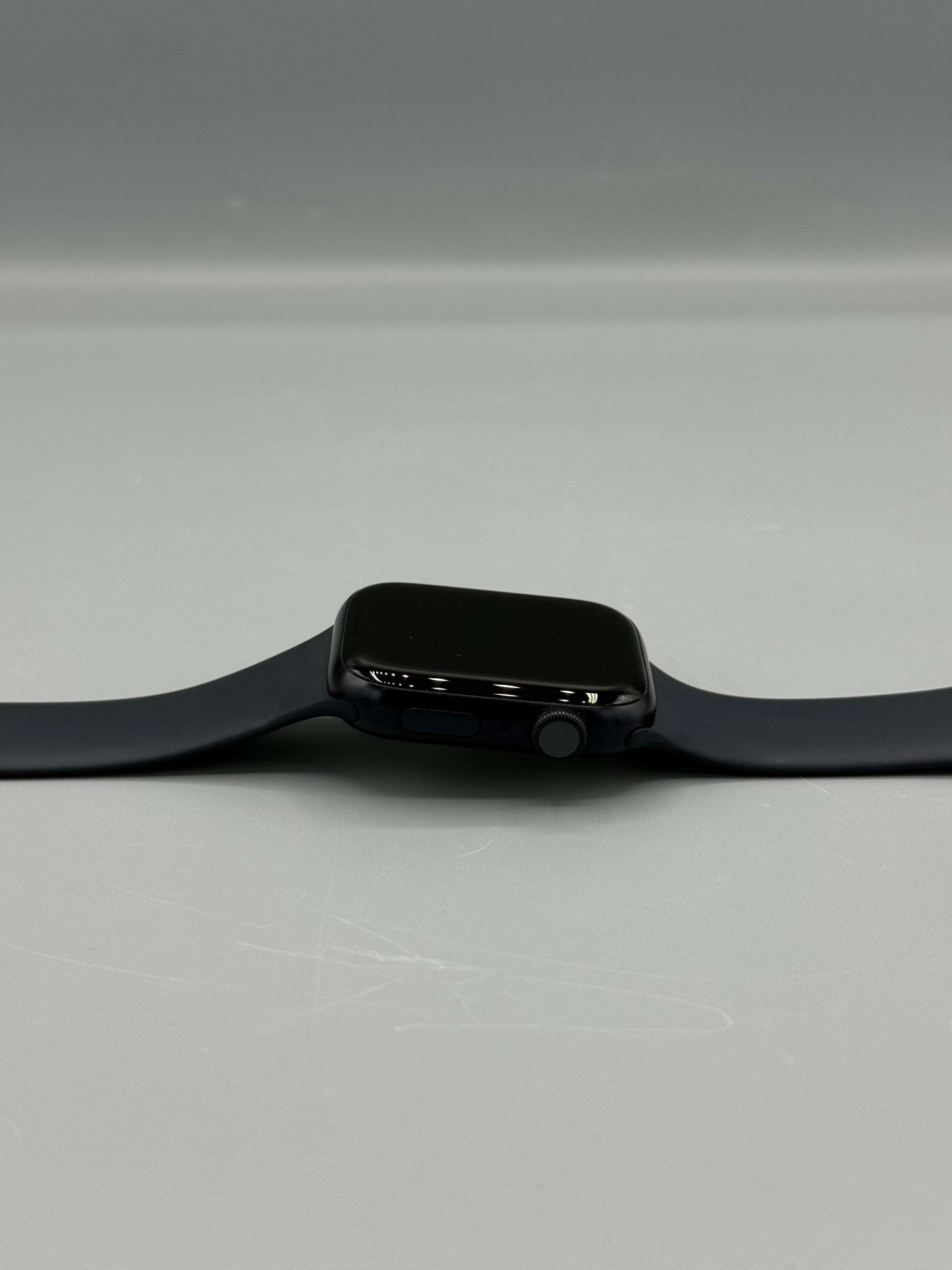 Apple Watch 9, GPS, Carcasa Midnight Aluminium 45mm, Midnight Sport Band - M/L, Baterie 100%