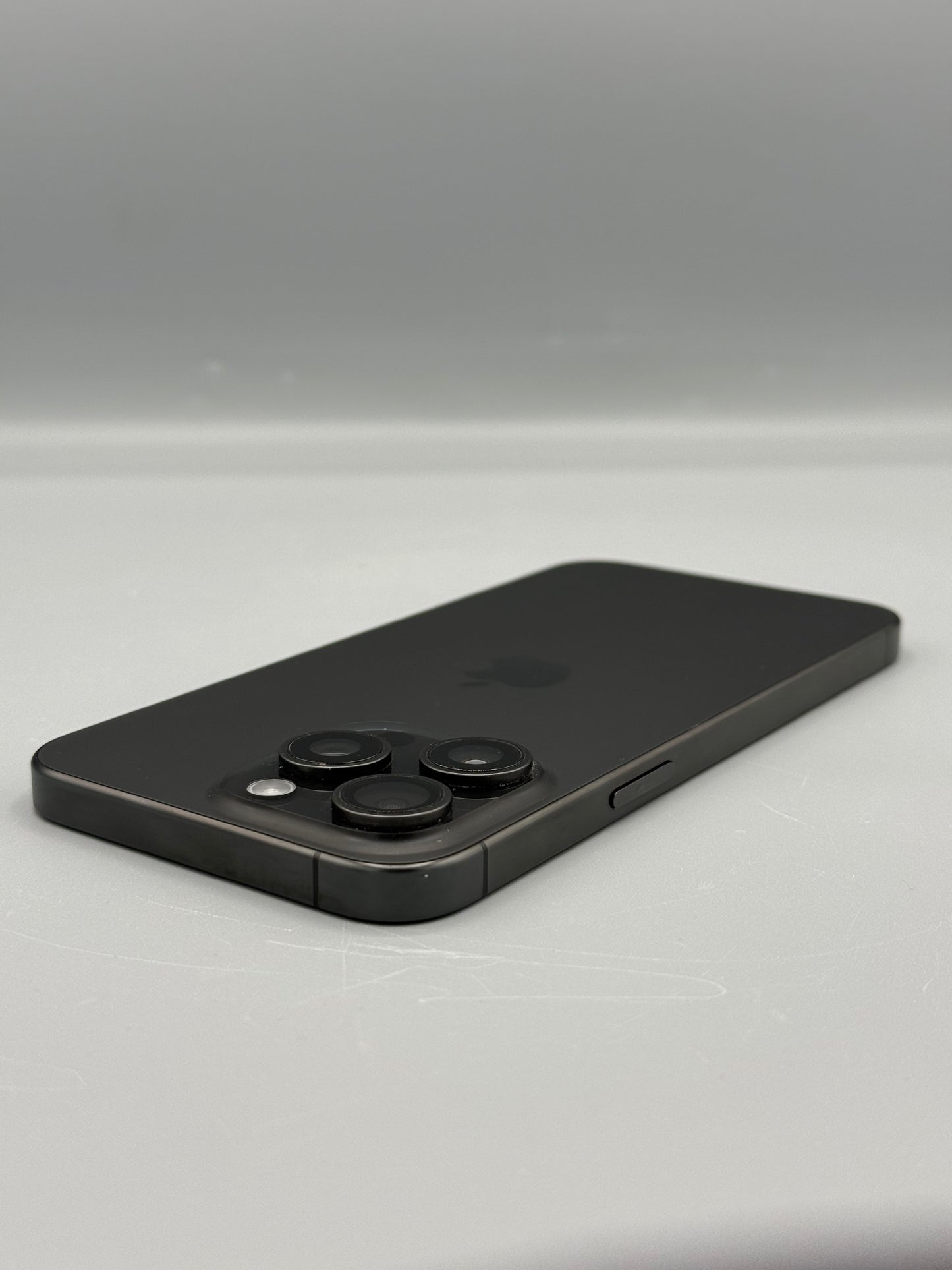 iPhone 15 Pro Max ,256 GB, Baterie 89%, 608 Cicluri, Black Titanium