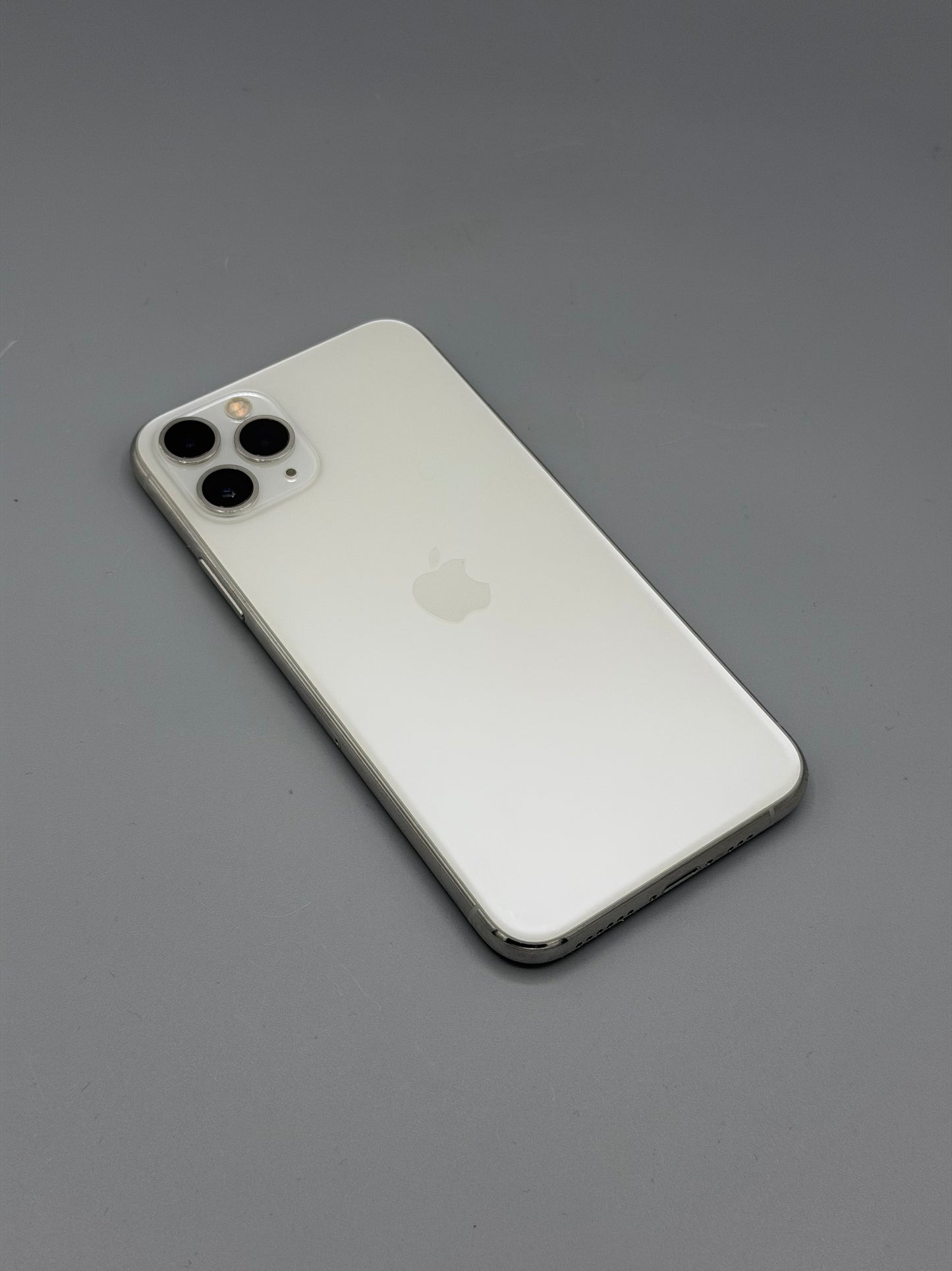 iPhone 11 Pro, 64 GB, Baterie 100% Alb