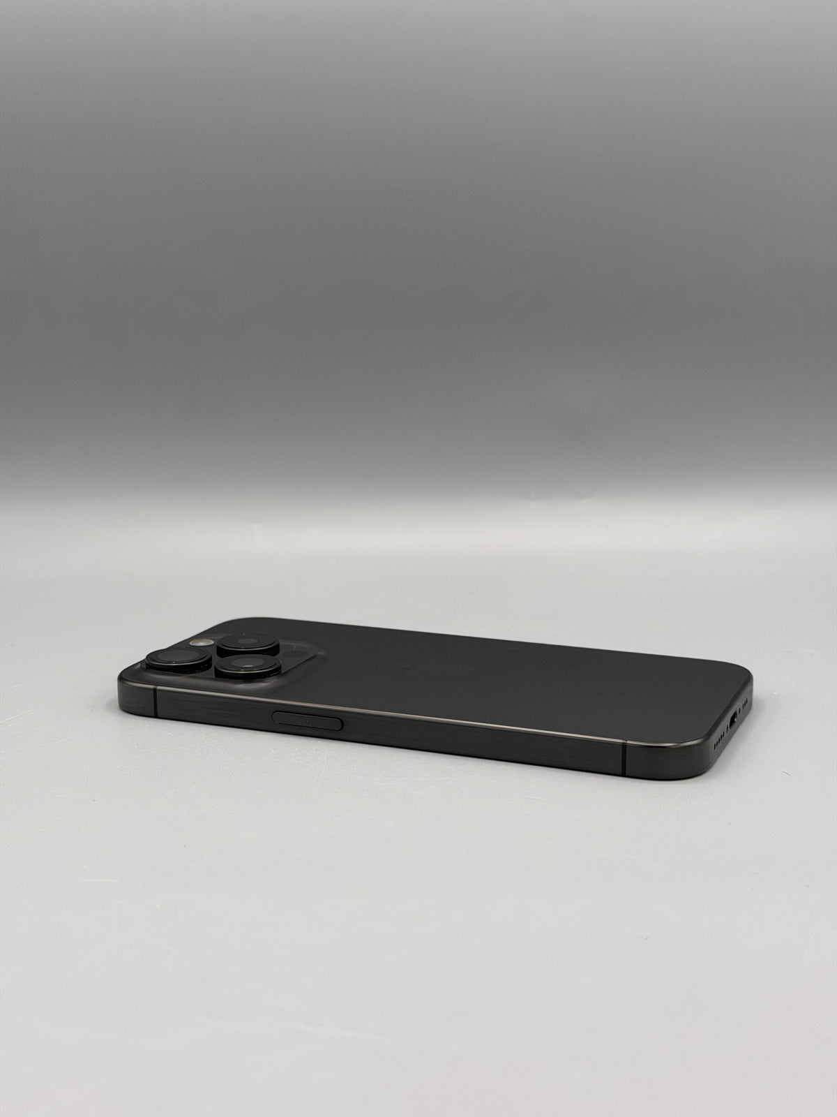 iPhone 15 Pro, 128 GB, Baterie 93% , 288 Cicluri, Black Titanium