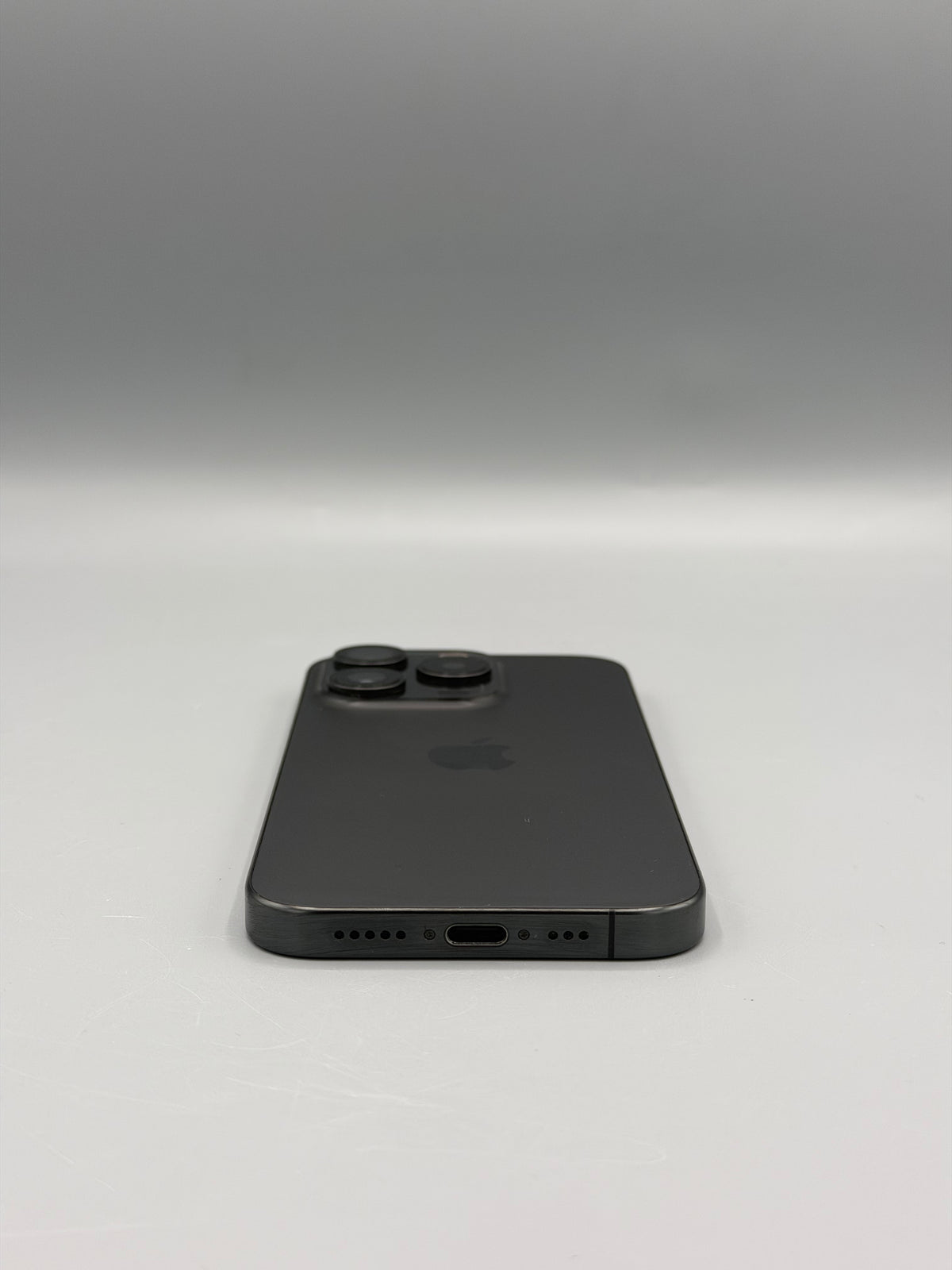 iPhone 15 Pro, 128 GB, Baterie 93% , 288 Cicluri, Black Titanium