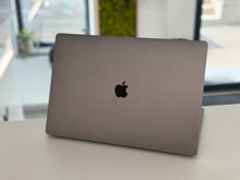 Macbook Pro 16" 2019 / Intel I7 / Touchbar / 500 GB SSD / 16 GB RAM / Silver