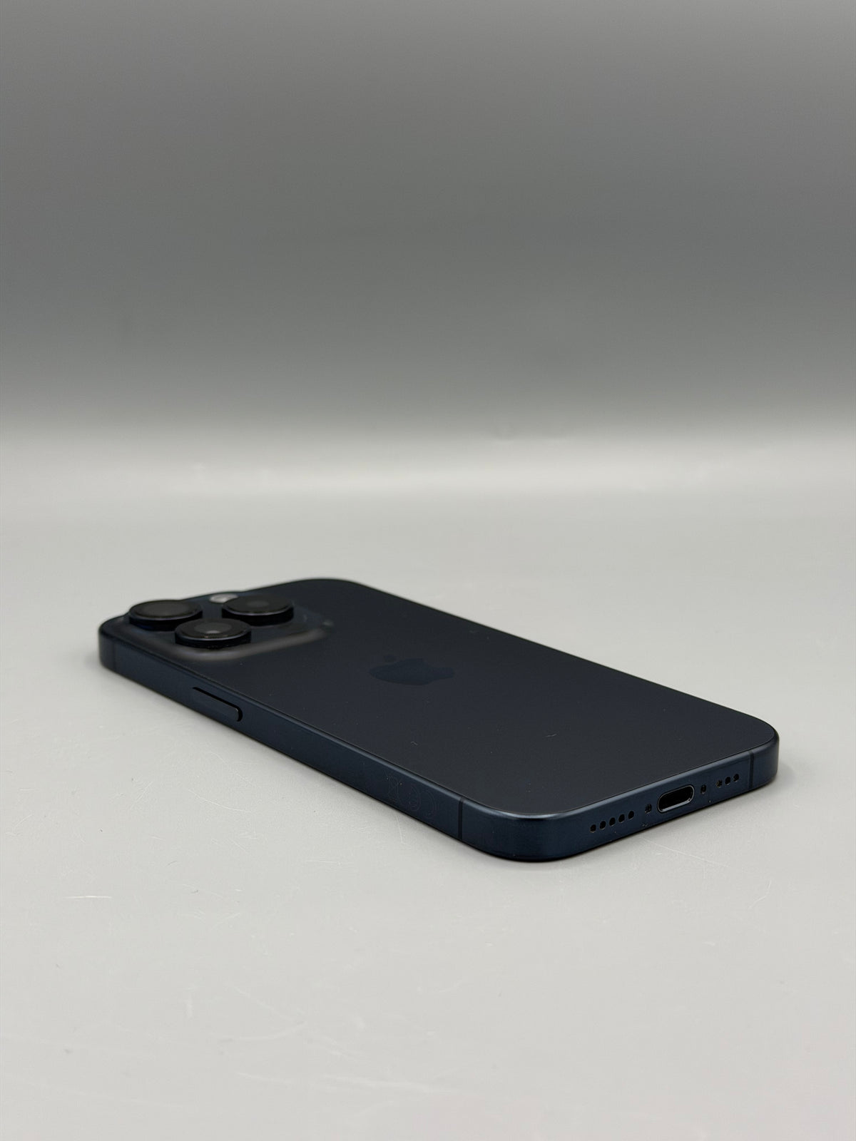 iPhone 15 Pro, 128 GB, Baterie 88% , 582 Cicluri, Blue Titanium