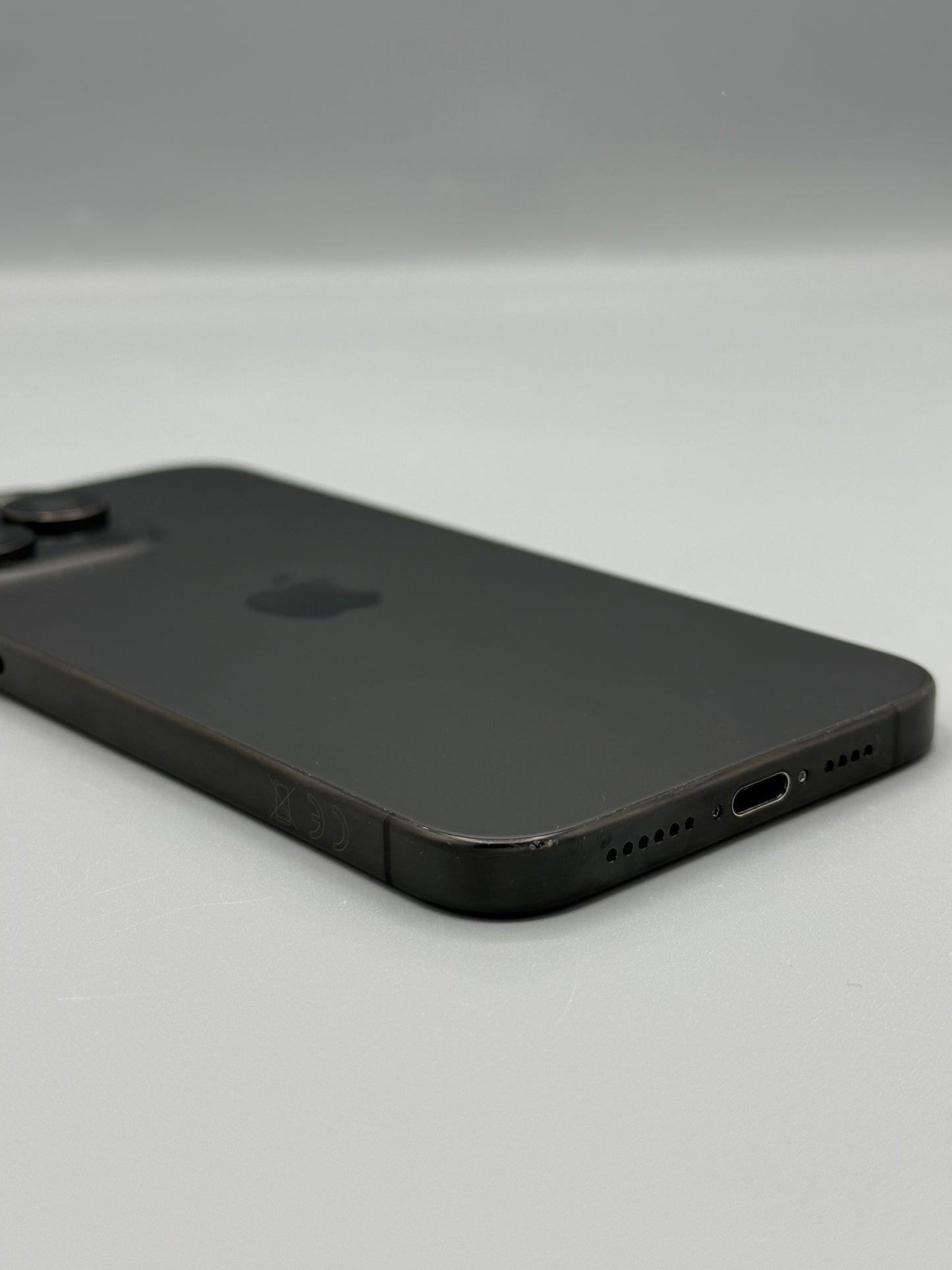 iPhone 15 Pro Max, 256 GB, Baterie 89%, Black Titanium