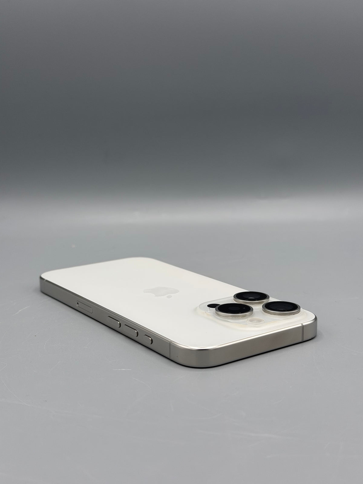 iPhone 15 Pro, 128 GB, Baterie 100% , 150 Cicluri, White Titanium