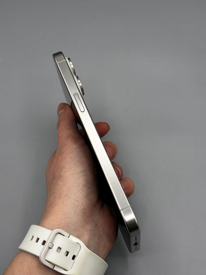 iPhone 15 Pro Max, 256 GB, Baterie 94%, White