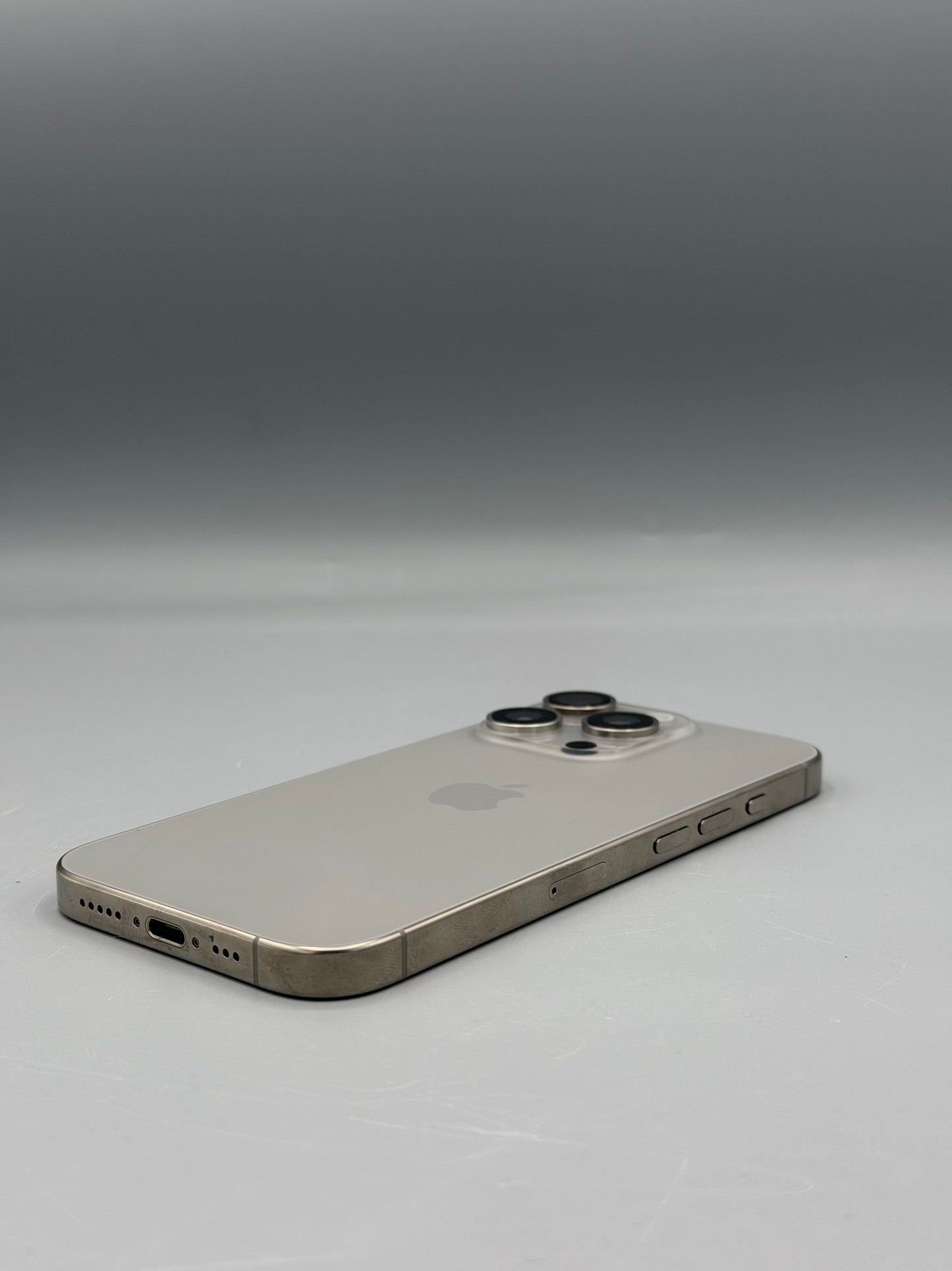 iPhone 15 Pro, 128 GB, Baterie 92% , 372 Cicluri, Natural Titanium