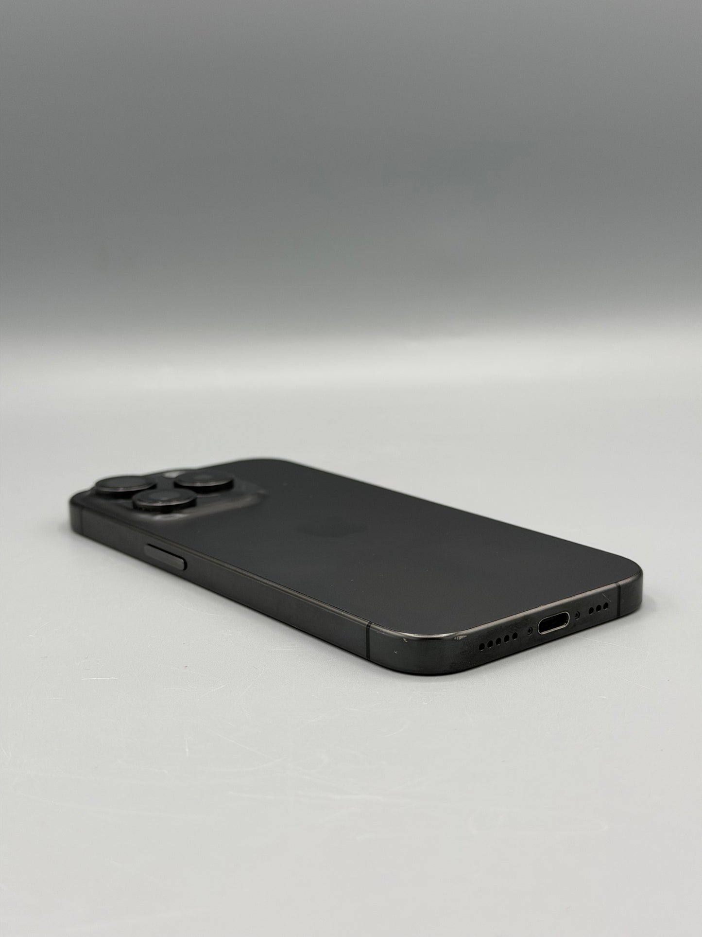 iPhone 15 Pro, 128 GB, Baterie 98% , 213 Cicluri, Black Titanium