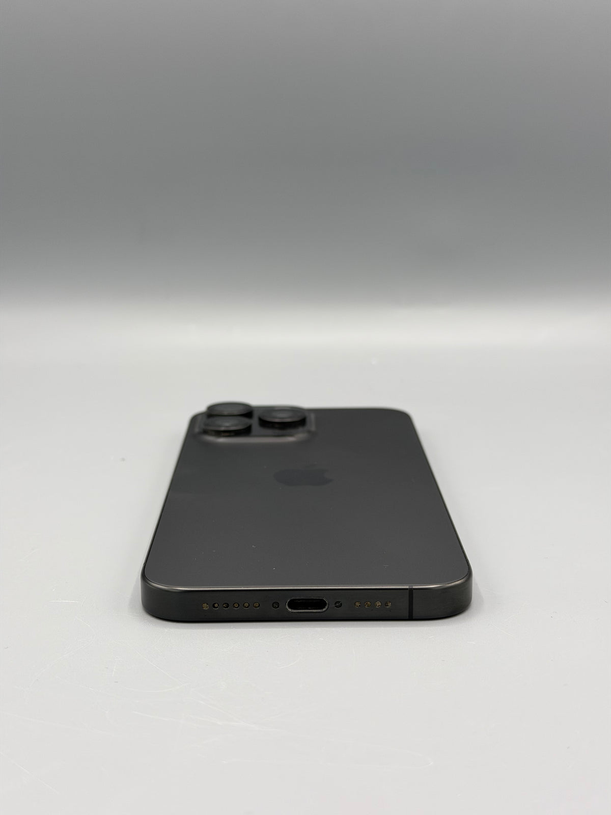 iPhone 15 Pro Max, 256 GB, Baterie 100% , 0 Cicluri, Black Titanium