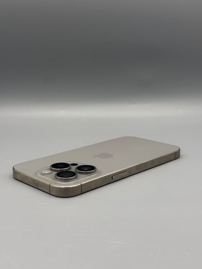 iPhone 15 Pro, 256 GB, Baterie 90% , 693 Cicluri, Natural Titanium