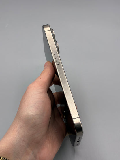 iPhone 15 Pro, 128 GB, Baterie 88%, 667 Cicluri, Natural Titanium