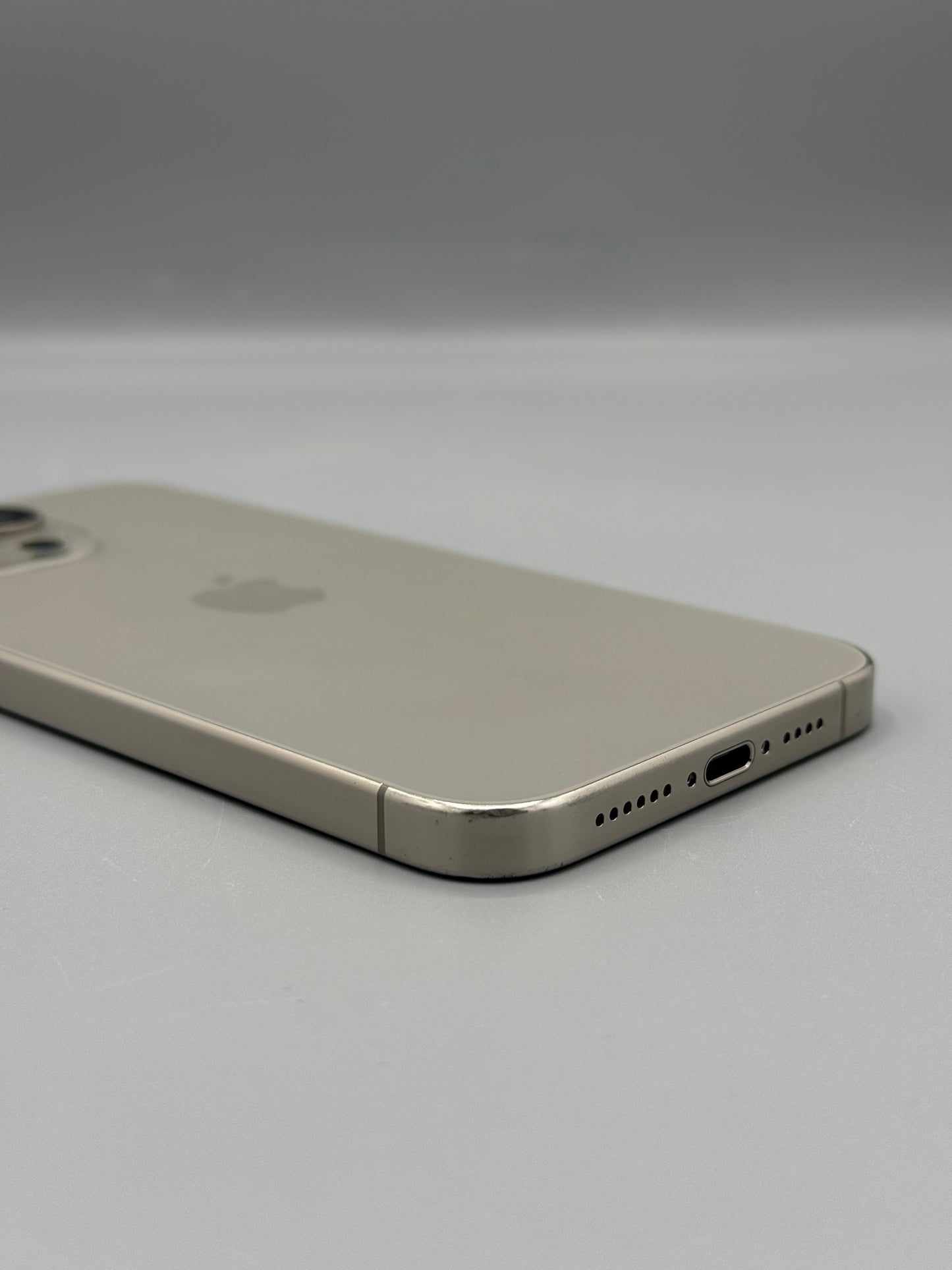 iPhone 15 Pro Max, 256 GB, Baterie 89%, Natural Titanium