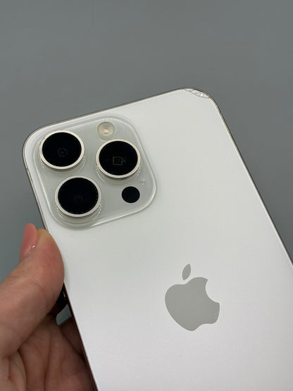 iPhone 15 Pro Max, 256 GB, Baterie 100%, Spate fisurat,  White Titanium