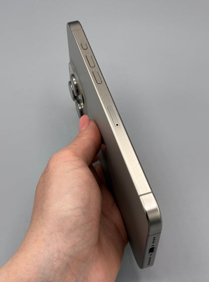 iPhone 15 Pro Max, 1 TB, Baterie 85%, Ecran schimbat, Natural Titanium