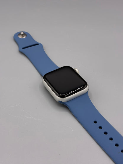 Apple Watch SE 2 (GPS), 40MM, Baterie 96%, Starlight