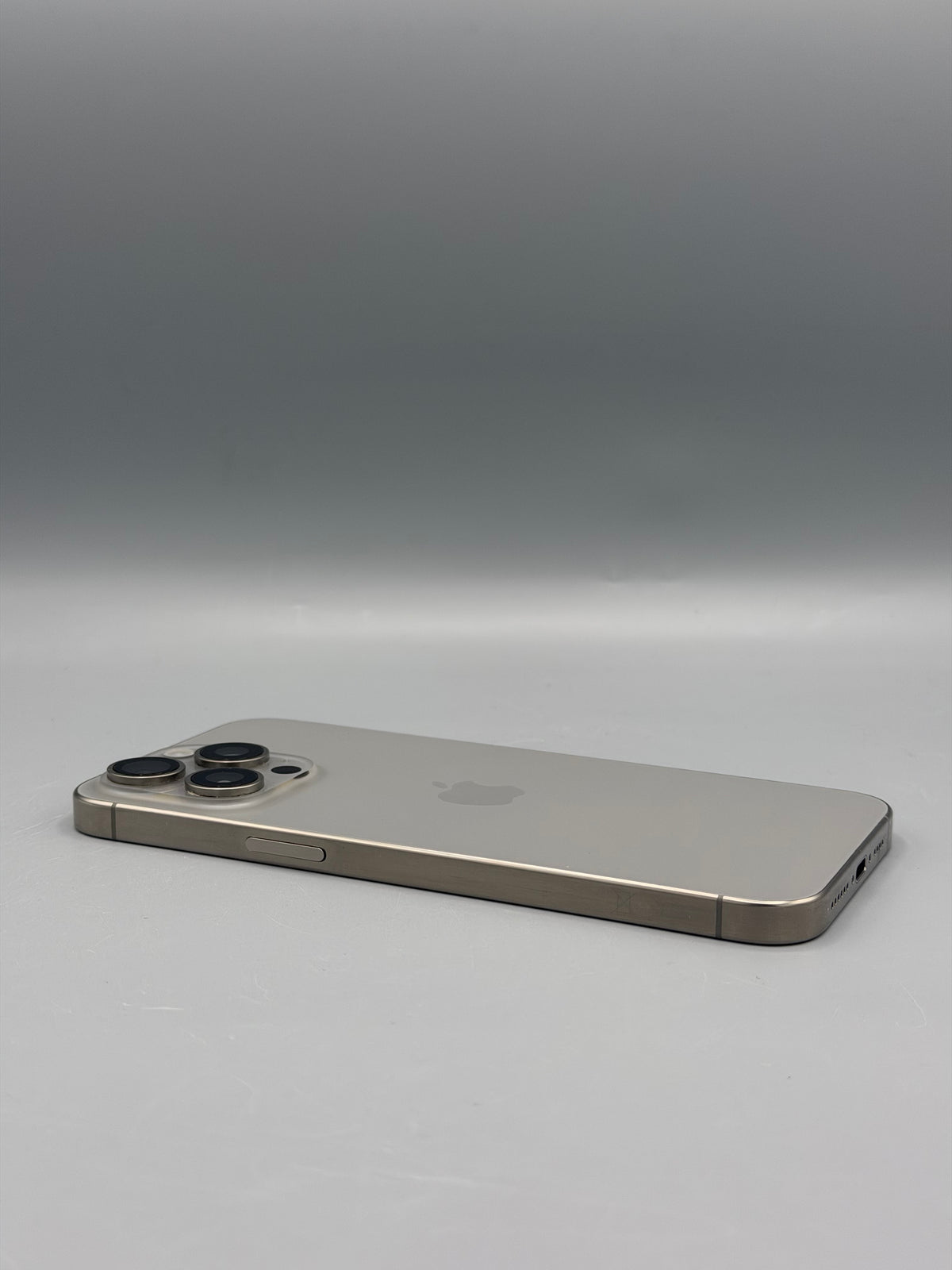 iPhone 15 Pro Max, 256 GB, Baterie 94% , 294 Cicluri, Natural Titanium