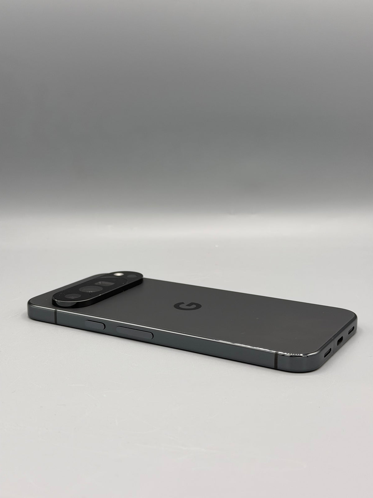 Google Pixel 10 Pro XL, 256 GB,16 GB RAM, Baterie 100% , 67 Cicluri, Obsidian Black