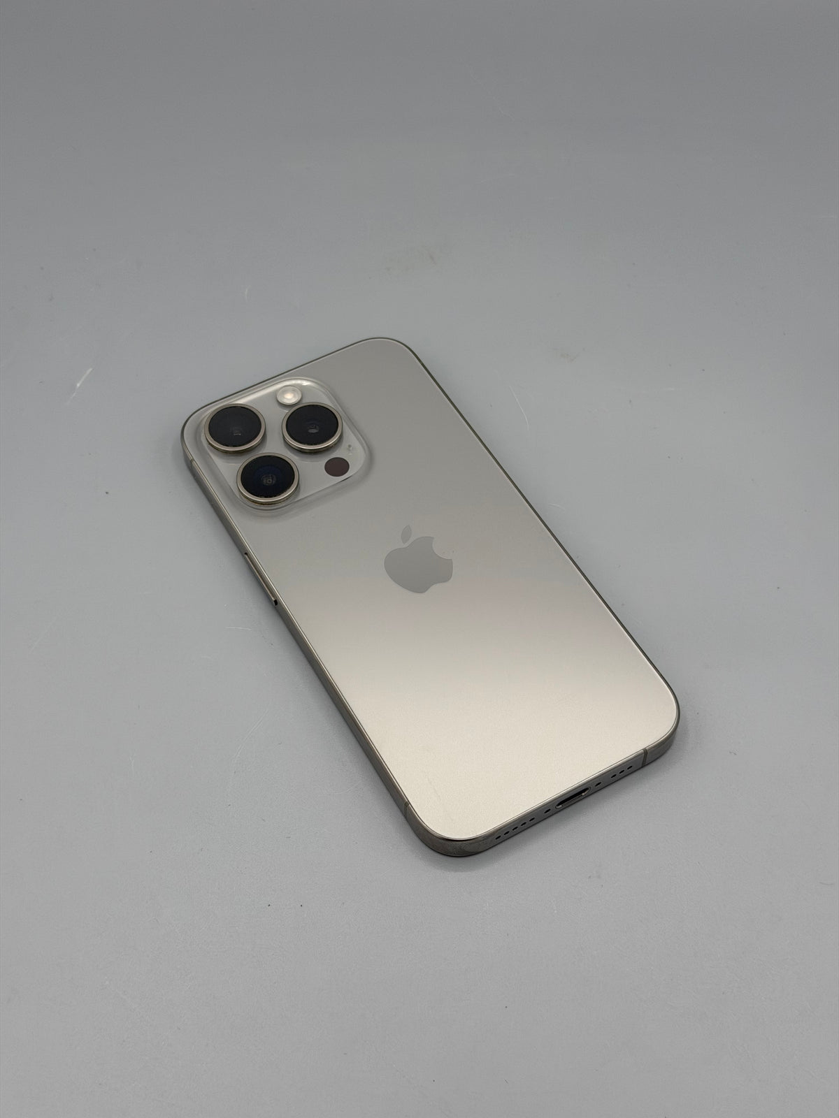 iPhone 15 Pro, 1 TB, Baterie 99% , 96 Cicluri, Natural Titanium