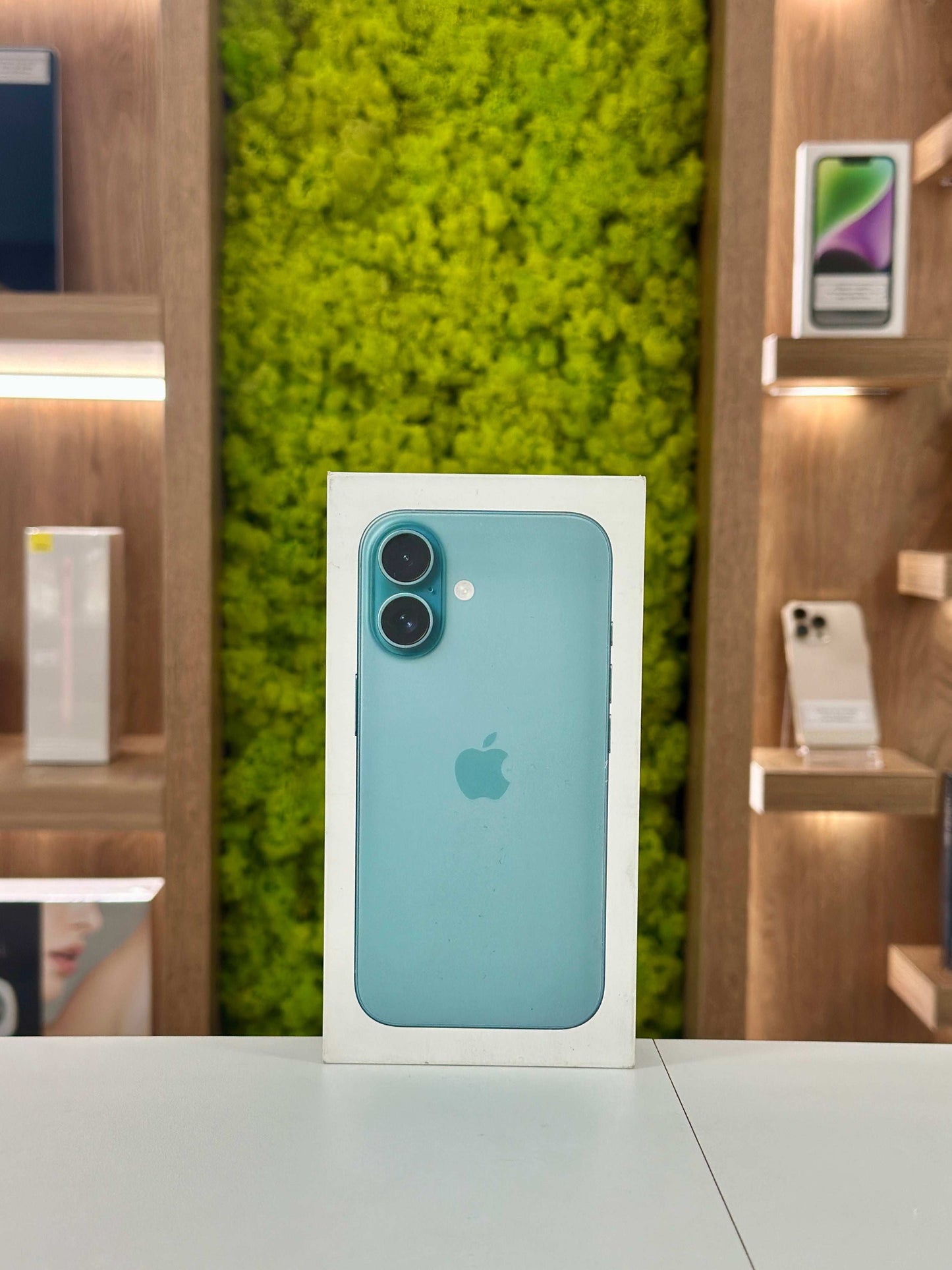 iPhone 16 , 128 GB , Baterie 100% , 0 Cicluri