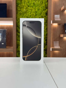 iPhone 16 Pro Max, 256GB, Baterie 100%, 0 Cicluri, Natural Titanium