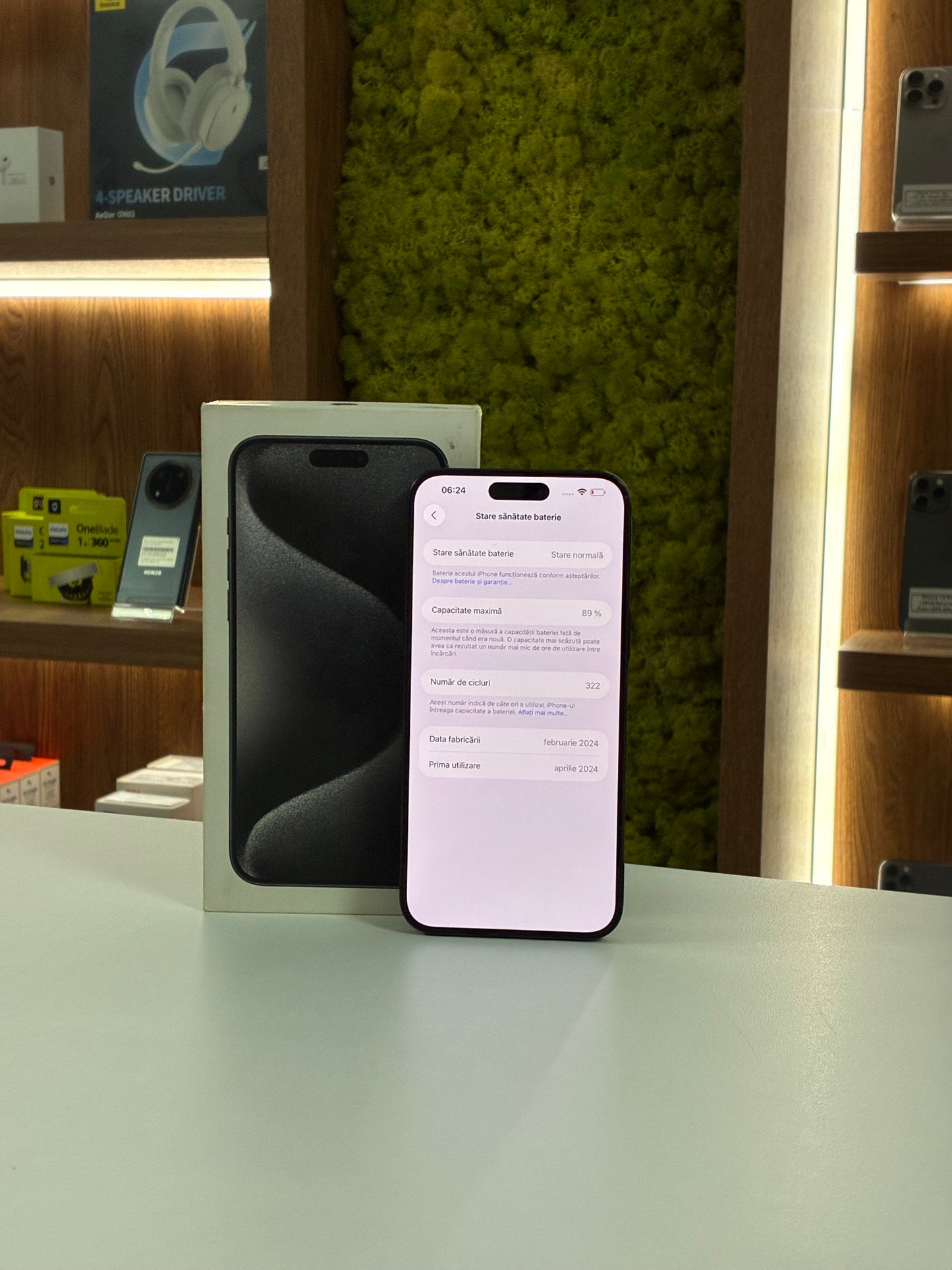 iPhone 15 Pro Max, 256GB, Baterie 89%,322 cicluri, Negru