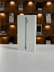iPhone 17 Air, 256GB, 5G, Sky Blue