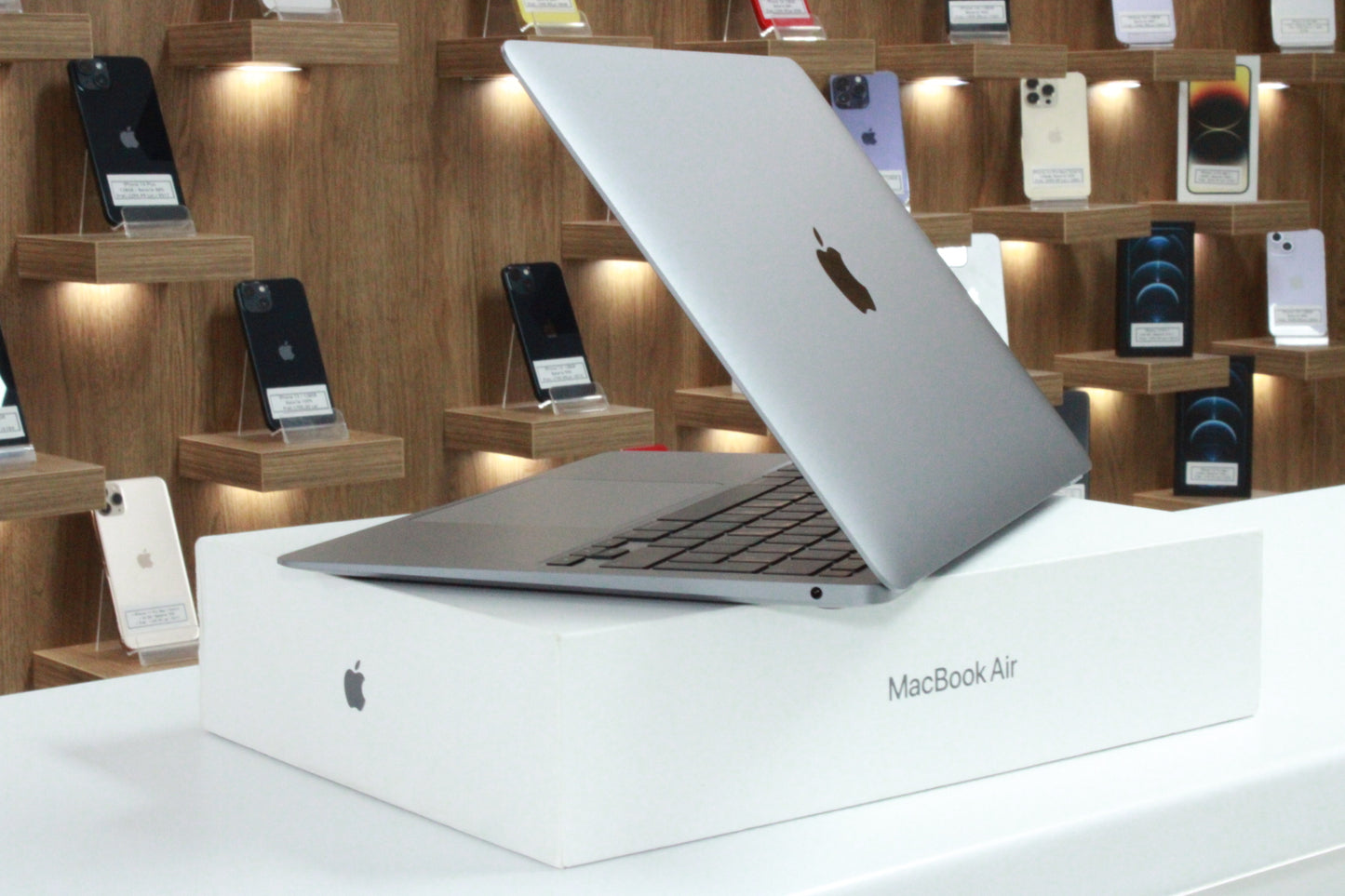 Laptop Apple MacBook Air, Procesor M1, 16 GB RAM, 256GB, Space Grey