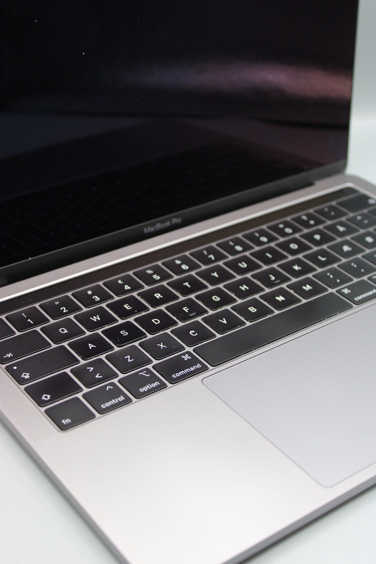 Laptop Apple MacBook Pro, Procesor Quad - Intel Core i5, 8GB RAM, 512GB, Space Grey