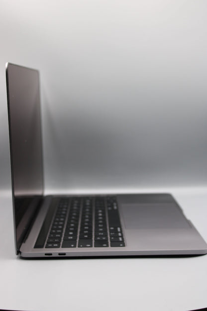 Laptop Apple MacBook Pro, Procesor Quad - Intel Core i5, 8GB RAM, 512GB, Space Grey