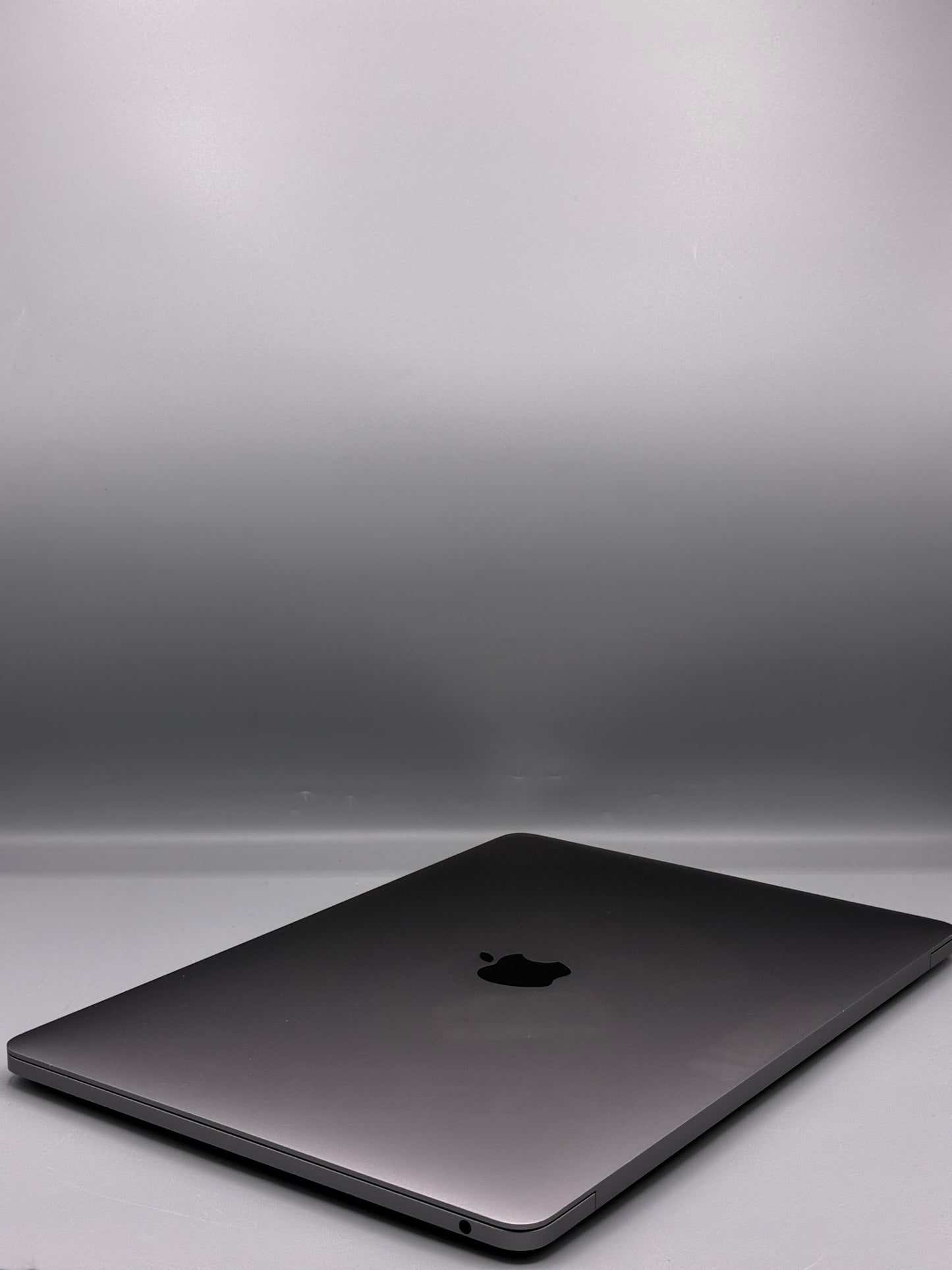 Laptop Apple Macbook Pro 13" |  M1  | 8GB RAM |  256GB | Touchbar | Space Gray | Magic Mouse 2