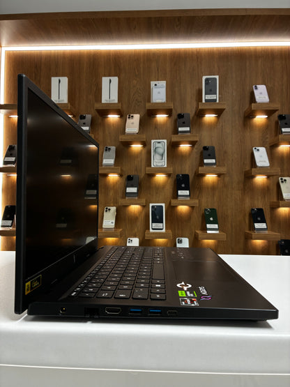 Laptop Acer Nitro V15, 15.6" | R7-7735HS | 16GB RAM DDR5 | 1TB SSD | Windows 11 | Obsidian Black | Second Hand