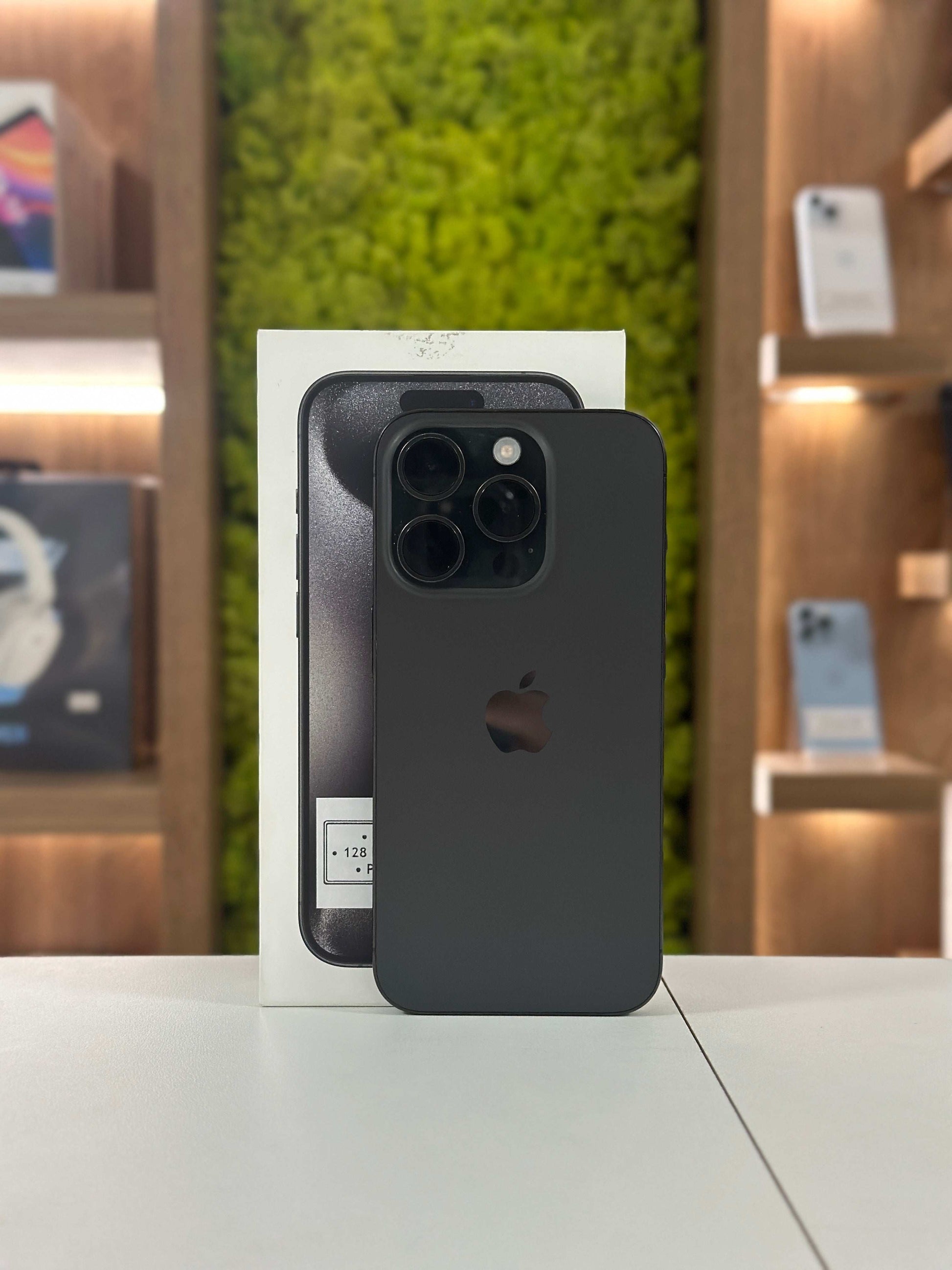 iPhone 15 Pro, 128GB, Baterie 93%, 366 Cicluri, Black