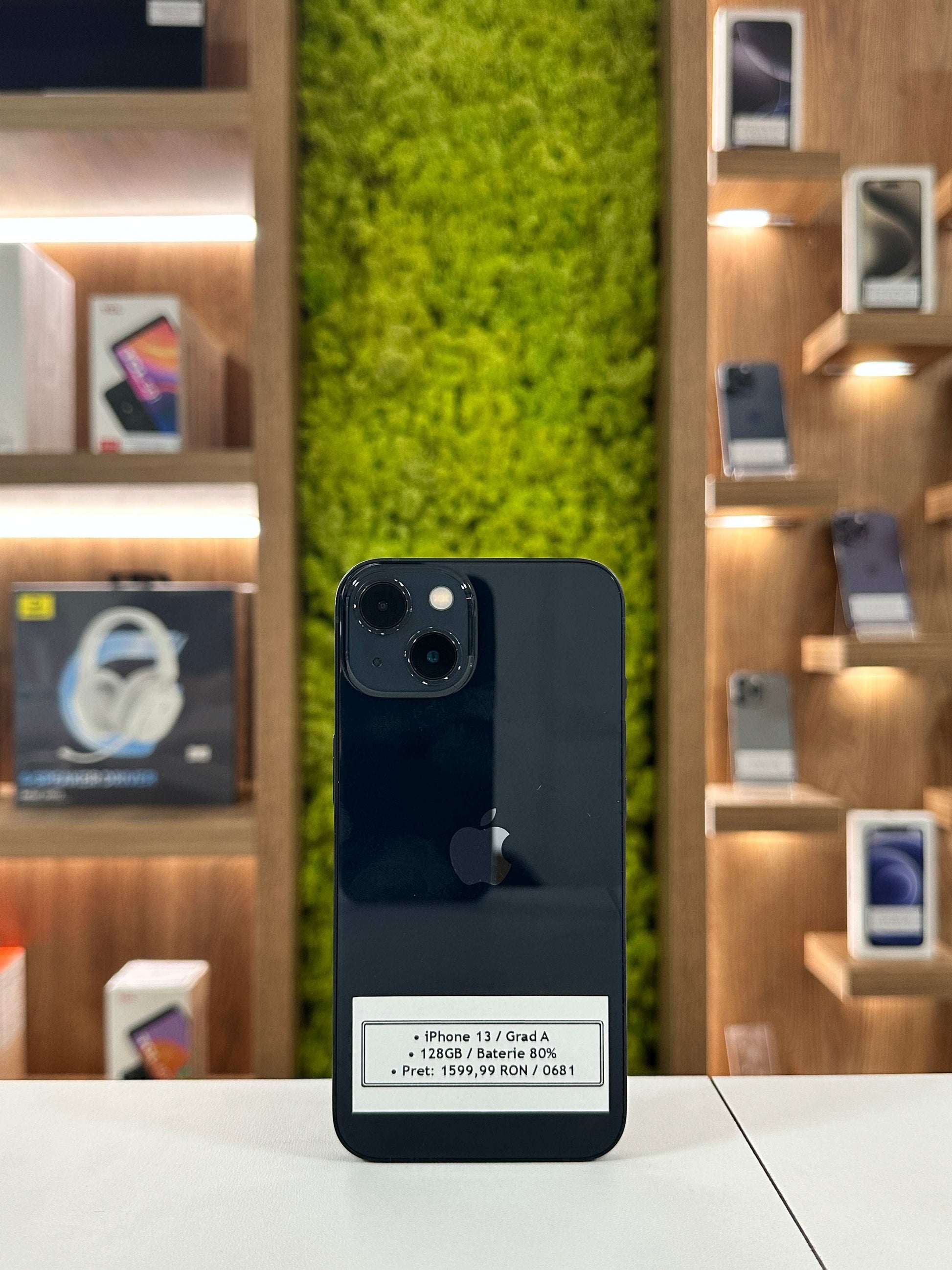 iPhone 13, 128 GB, Baterie 80%, Midnight