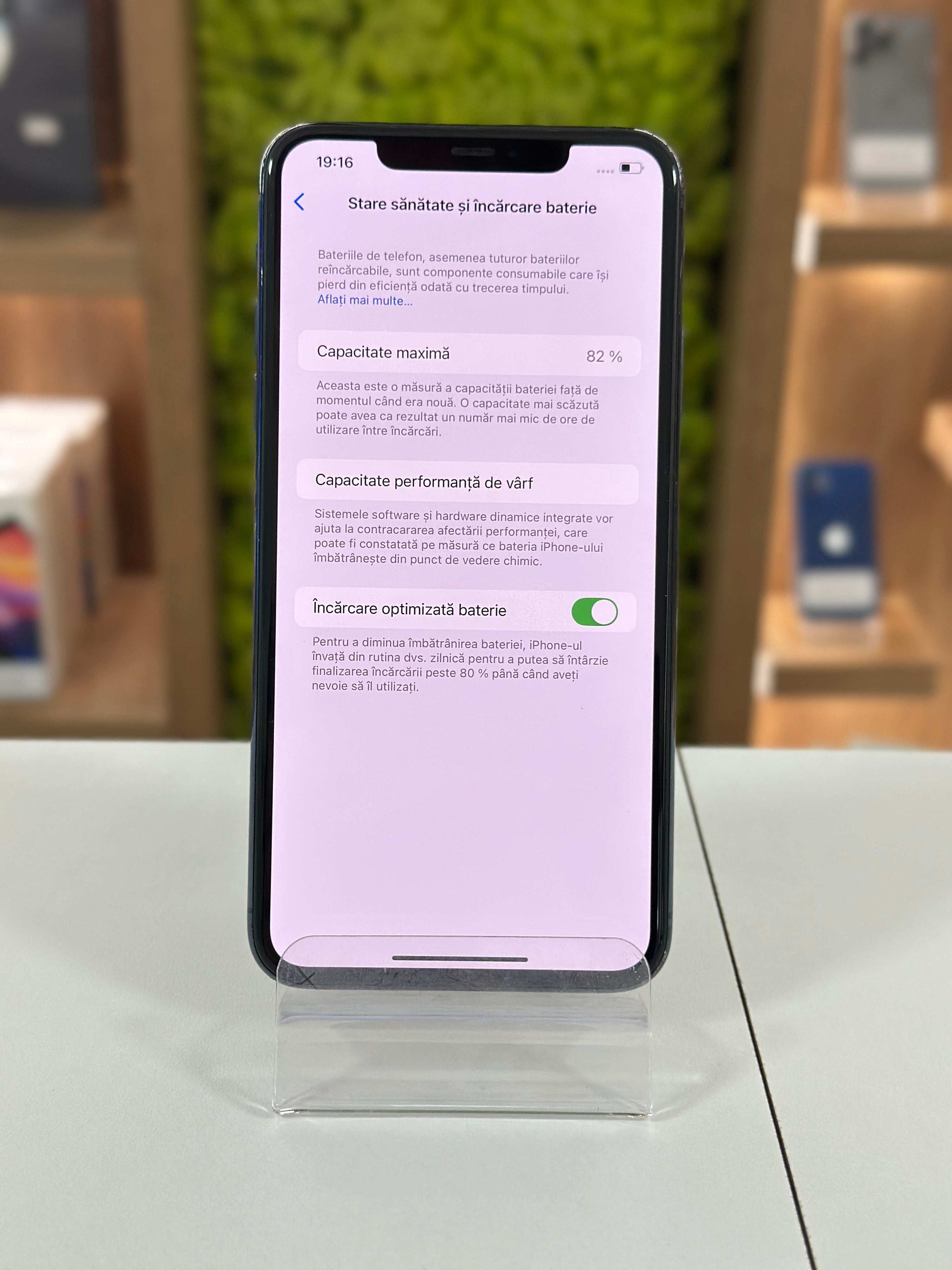 iPhone 11 Pro Max, 256 GB, Baterie 82%, Midnight Green