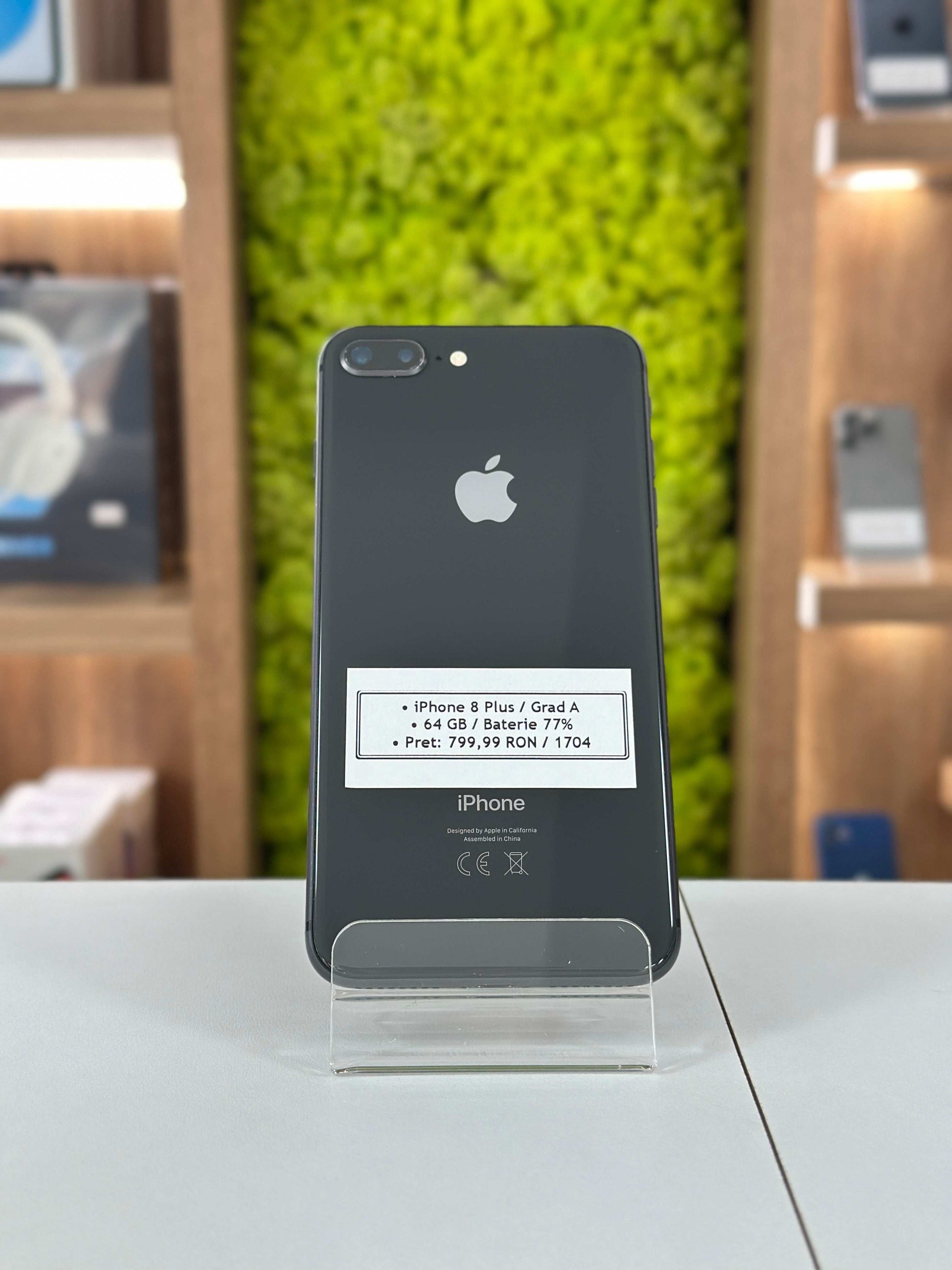 iPhone 8 Plus, 64 GB, Baterie 77%, negru
