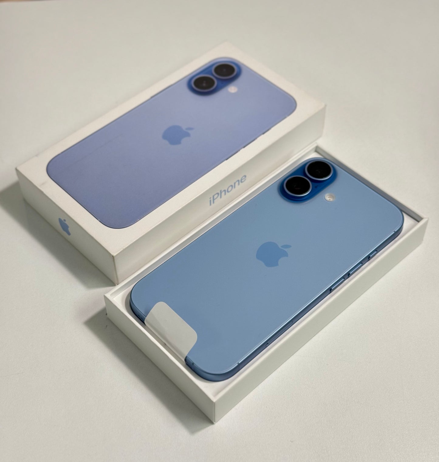iPhone 17, 256GB, Second-Hand, Baterie 100%, Mist Blue, MDM