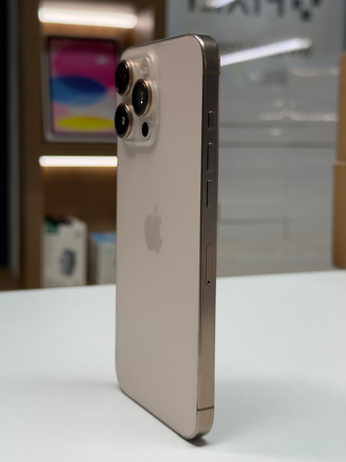 iPhone 16 Pro Max, 256 GB, Second-Hand, Baterie 100%, 140 Cicluri, Desert Titanium