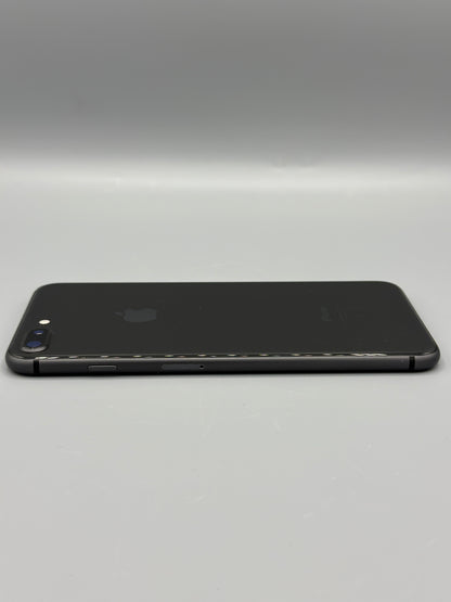 iPhone 8 Plus / 64 GB / Baterie 99% / Space Grey