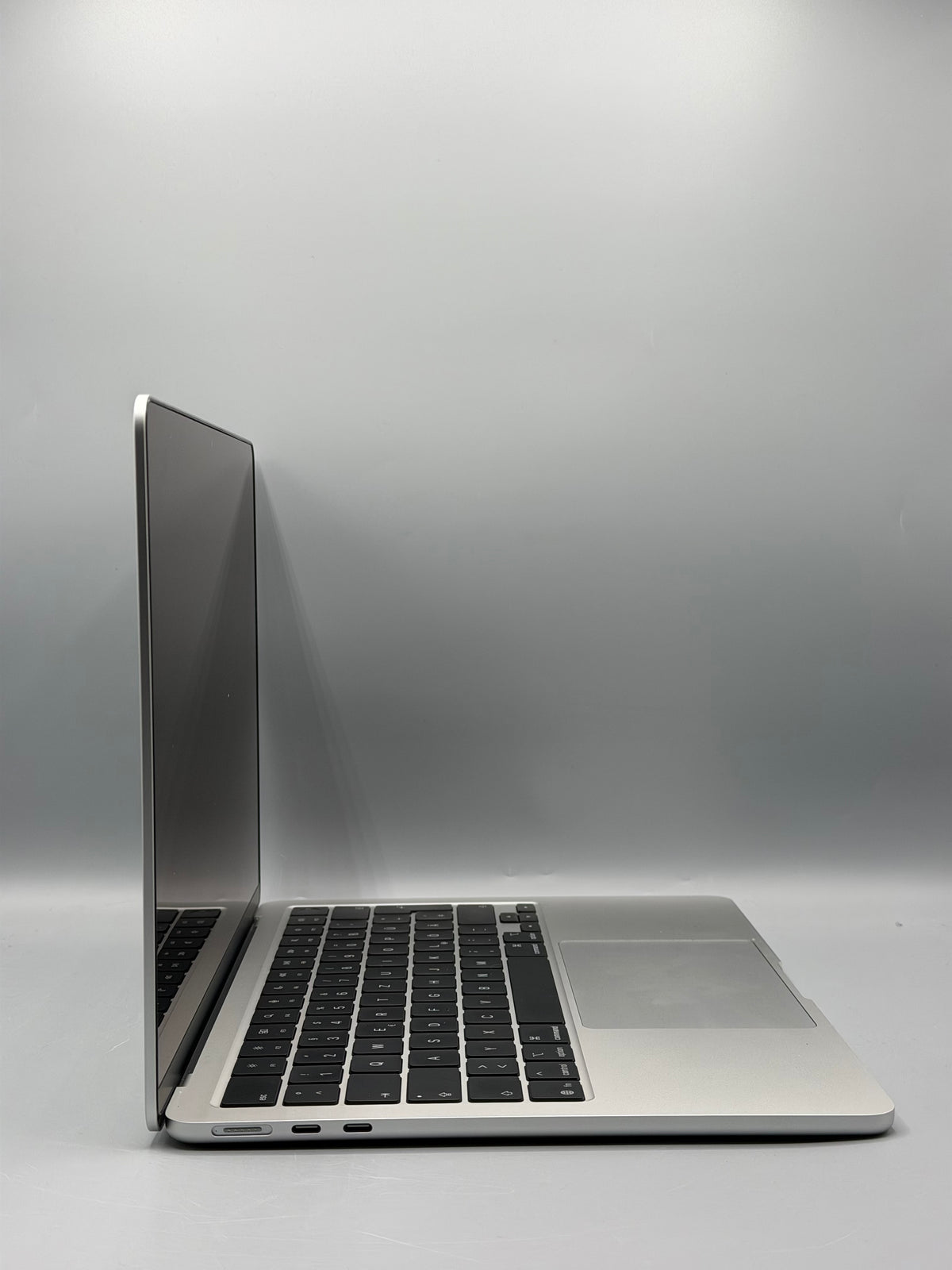 MacBook Air 13" M4 (2025), 16GB RAM, 512 GB SSD, Baterie 100%, 11 Cicluri, Silver