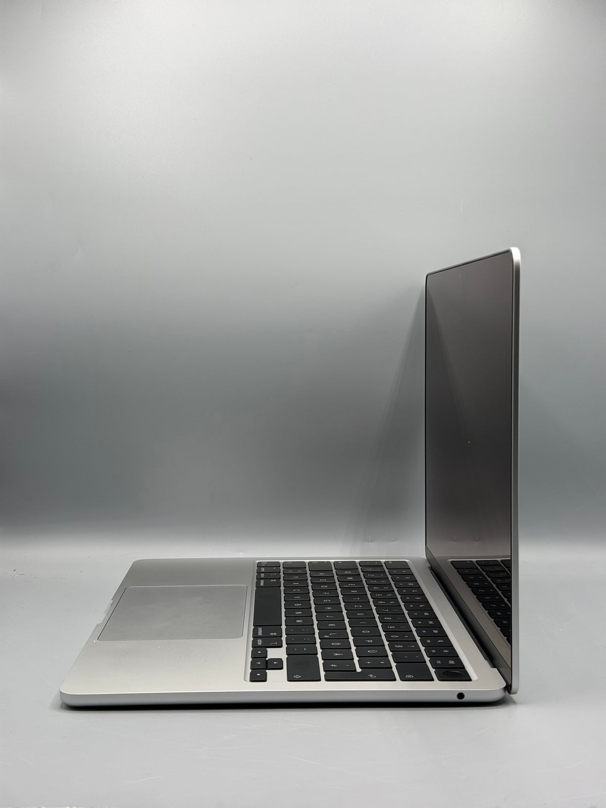 MacBook Air 13" M4 (2025), 16GB RAM, 512 GB SSD, Baterie 100%, 11 Cicluri, Silver