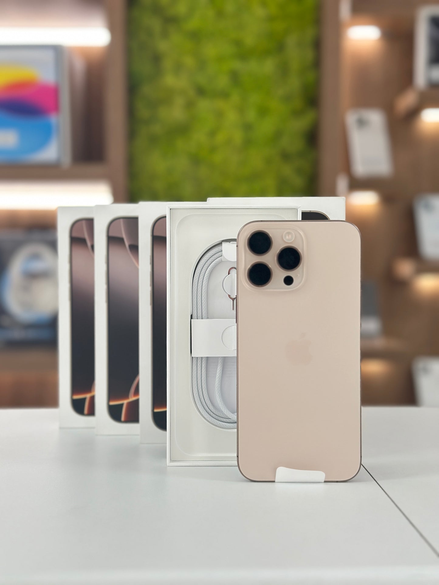 iPhone 16 Pro Max, 256GB, Baterie 100%, 0 Cicluri, Desert Titanium