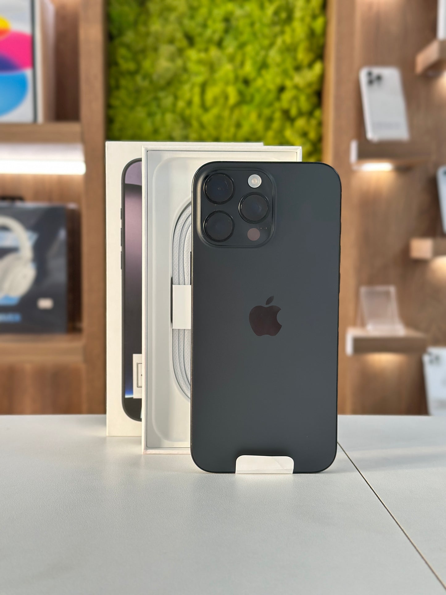 iPhone 16 Pro Max, 256GB, Baterie 100%, 0 Cicluri, Black Titanium