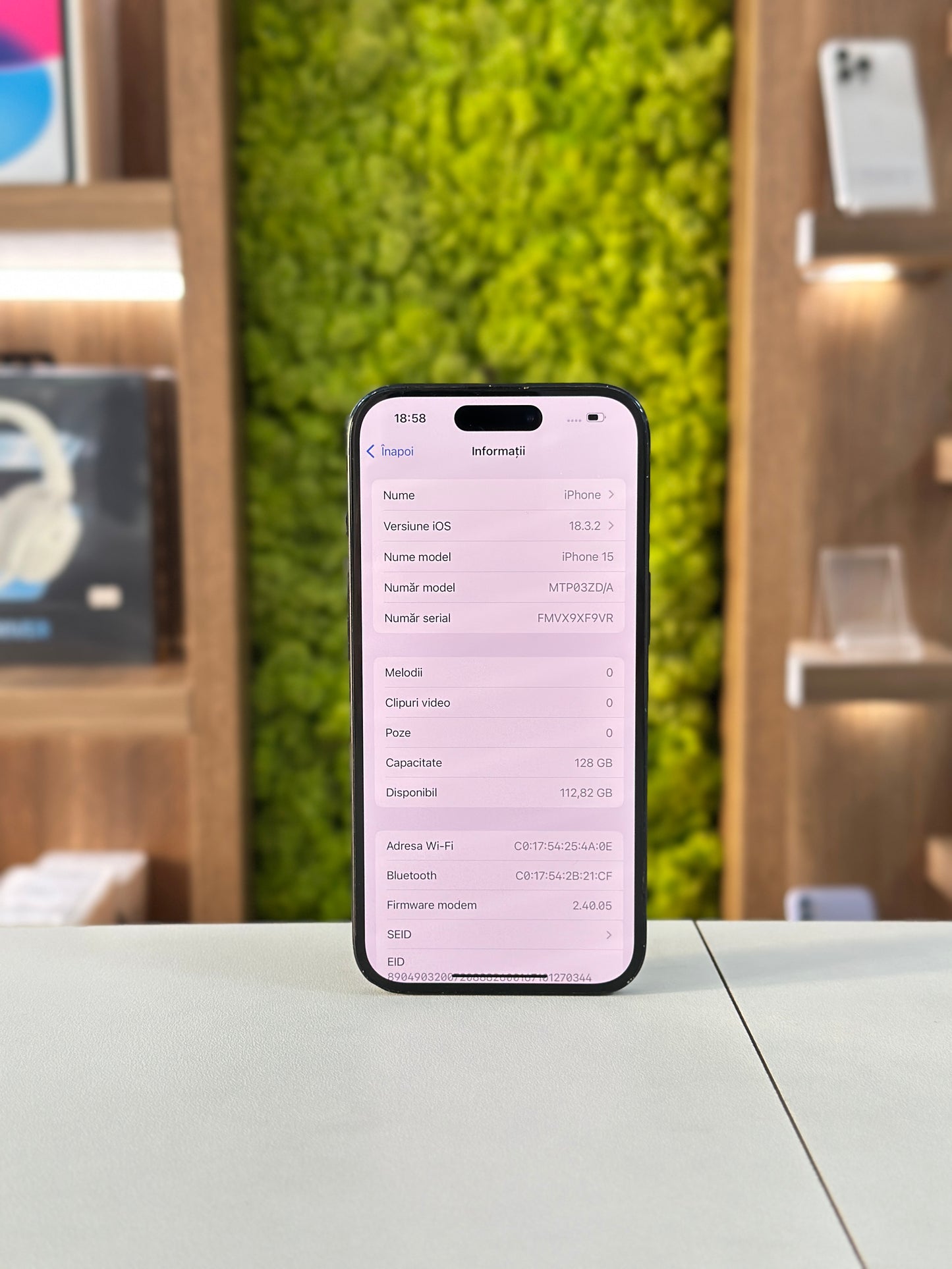 iPhone 15, 128 GB, baterie 94%, Negru