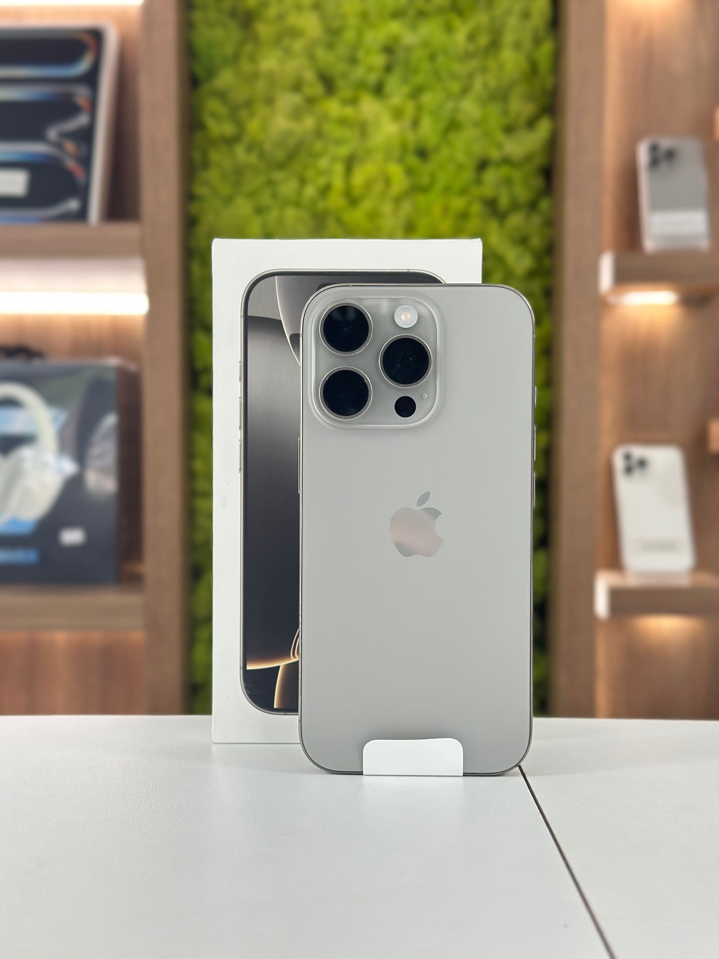 iPhone 16 Pro, 128GB, Baterie 100%, 0 Cicluri, Natural Titanium