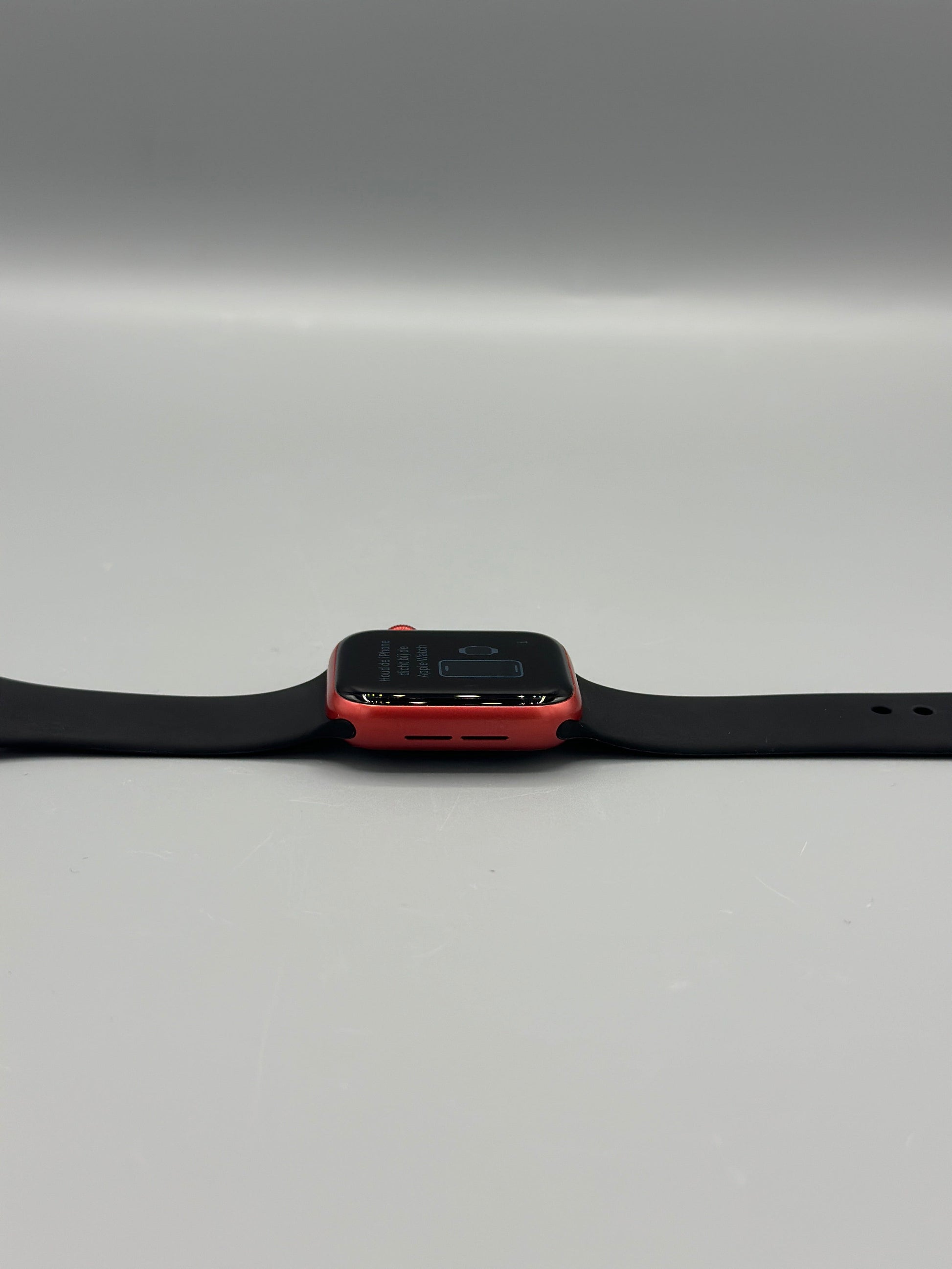 FIXLY l  Apple Smartwatch Apple Watch 6 / 40MM / GPS / Baterie 82% / RED