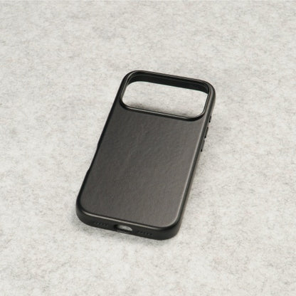 Husa leatherUP Class, Refined Touch, MagSafe pentru iPhone 17 Pro Max, Negru