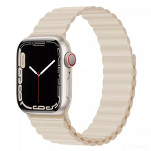 Curea DEVIA APPLE WATCH 42/44/45MM DELUXE SPORT3 MAGNET STRAP STARLIGHT